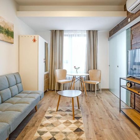 Bright Apartments Moments Away From Herastrau Park, Mall And Metro Boekarest Buitenkant foto