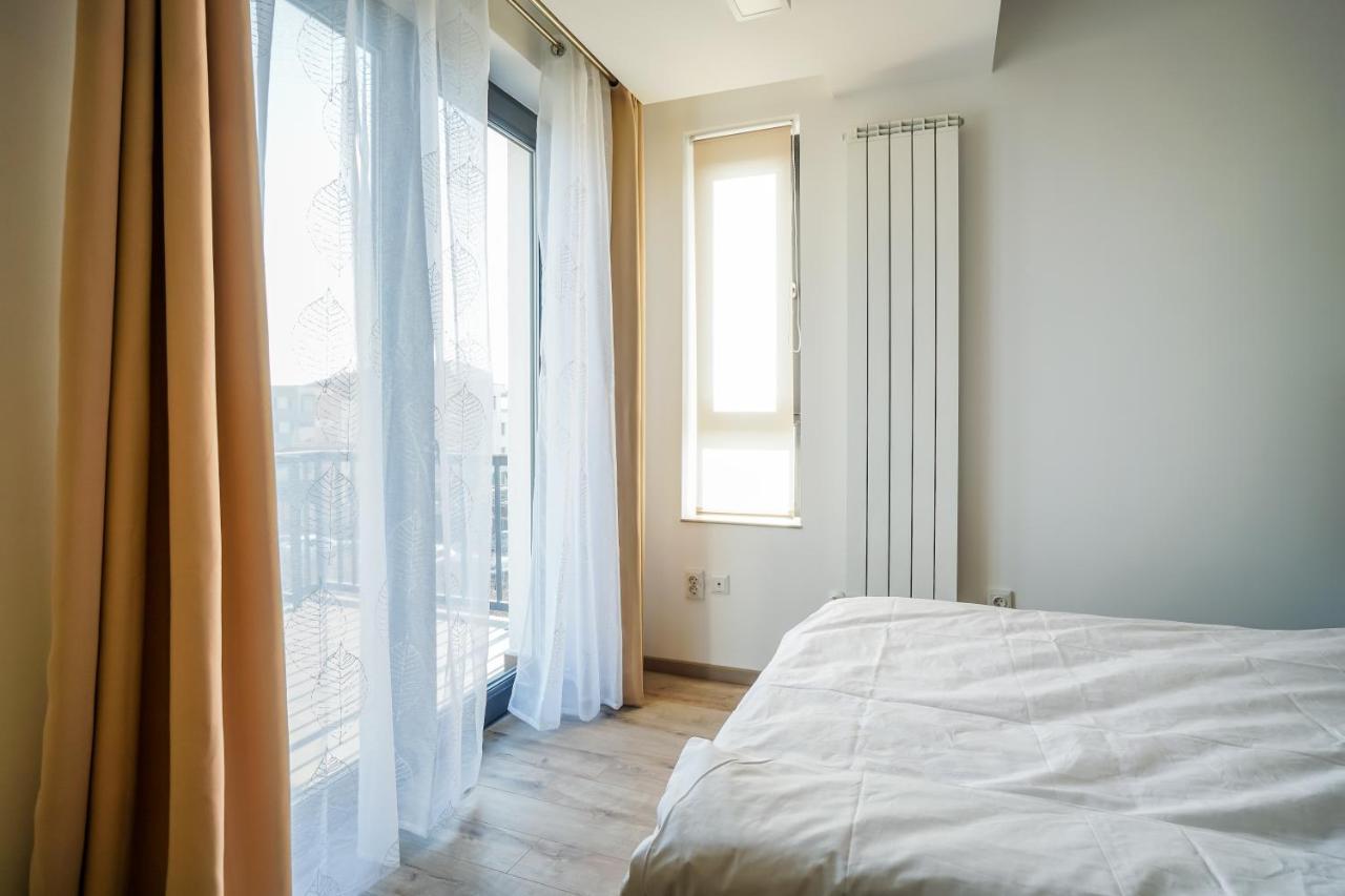 Bright Apartments Moments Away From Herastrau Park, Mall And Metro Boekarest Buitenkant foto