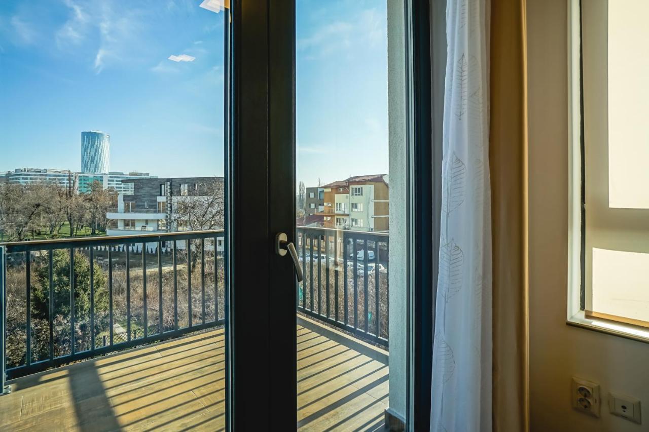 Bright Apartments Moments Away From Herastrau Park, Mall And Metro Boekarest Buitenkant foto