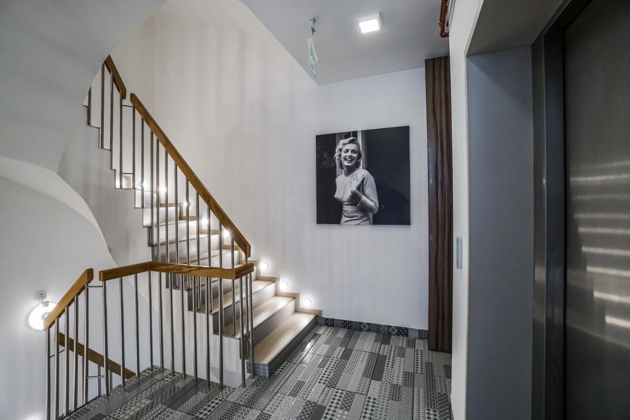 Bright Apartments Moments Away From Herastrau Park, Mall And Metro Boekarest Buitenkant foto