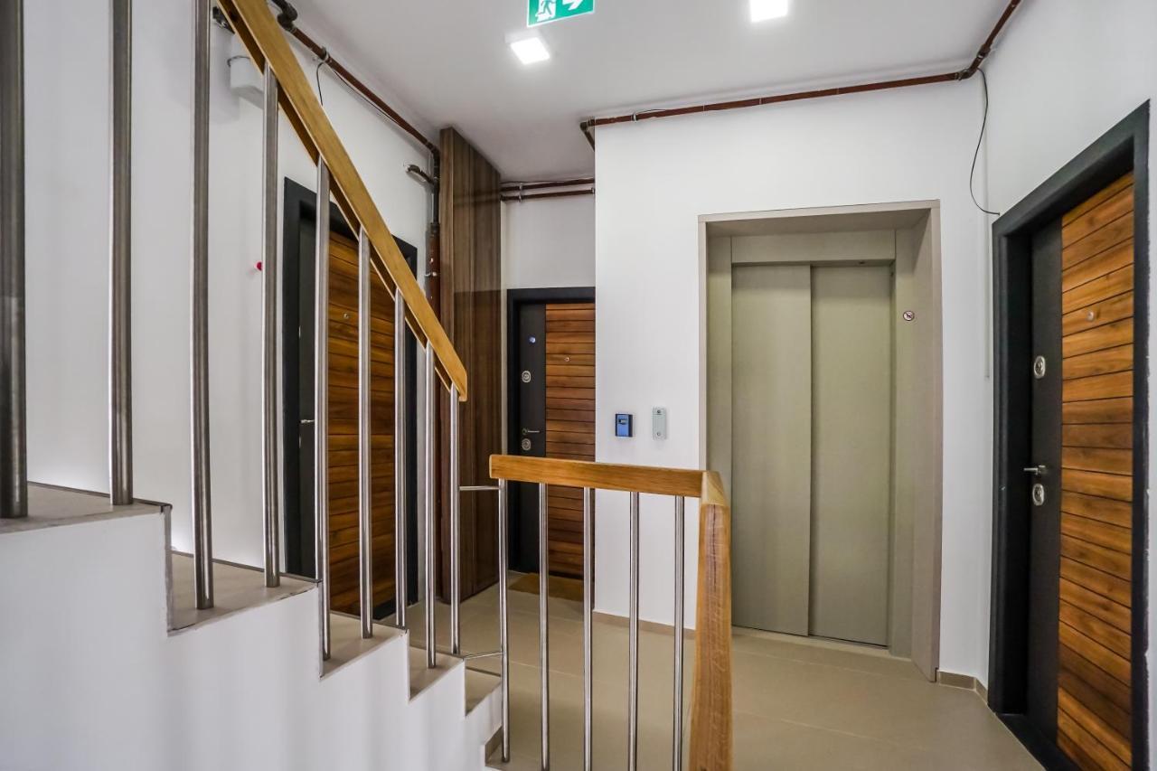 Bright Apartments Moments Away From Herastrau Park, Mall And Metro Boekarest Buitenkant foto