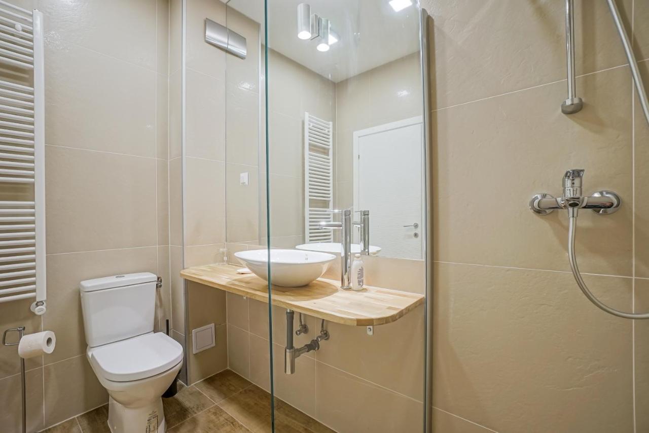 Bright Apartments Moments Away From Herastrau Park, Mall And Metro Boekarest Buitenkant foto